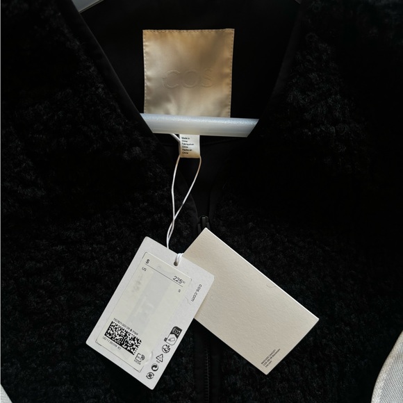 COS THE FAUX SHEARLING LINER VEST Black - Picture 5 of 5